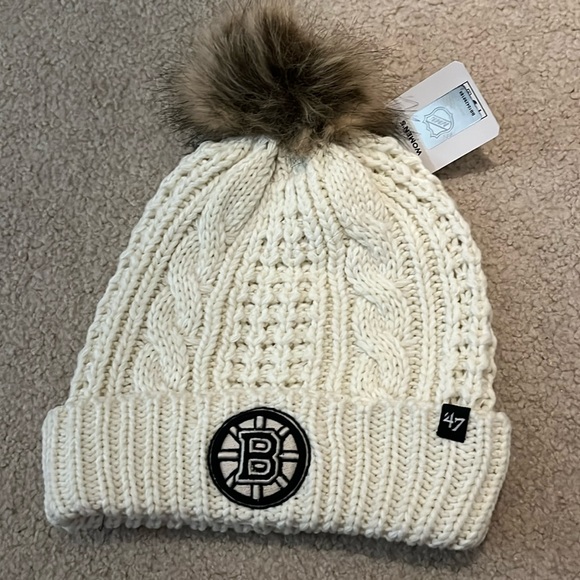 NHL Accessories - NWT Boston Bruins women’s knit pom pom hat